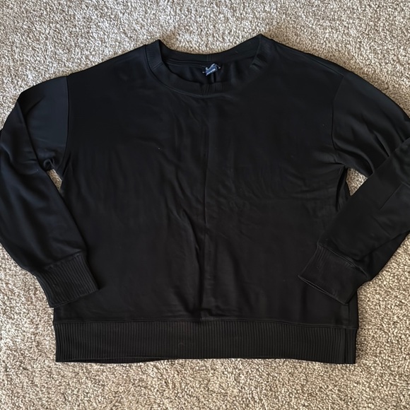 Splendid Women’s Black Crewneck Sweater - Picture 1 of 2